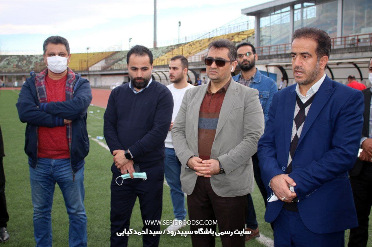 گزارش تصویری از حضور مدیرکل ورزش و جوانان در تمرین سپیدرود